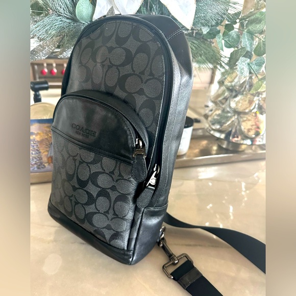 COACH Men’s Sling - Picture 1 of 4